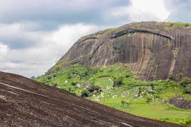 อายุและการท่องเที่ยวของ zuma-rock
